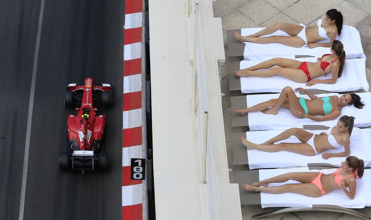 Felipe Massa Monaco rajal ja päevitavad naised