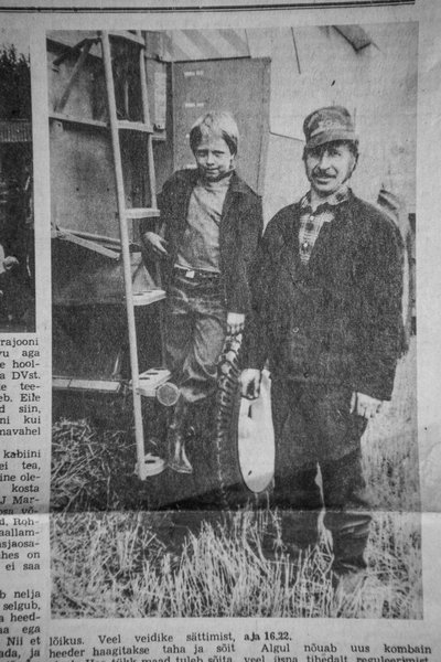 Isa Jaak ja poeg Tuljo rajoonilehe Võitlev Sõna esikaanel aastal 1984.