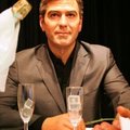 George Clooney naaseb “Kiirabihaiglasse”