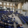 Saksamaa parlament toetas ülekaalukalt Ukrainale raskerelvade saatmist