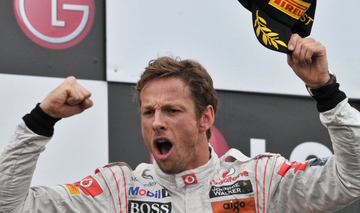 Jenson Button rõõmustamas Kanada GP võidu üle, vormel-1
