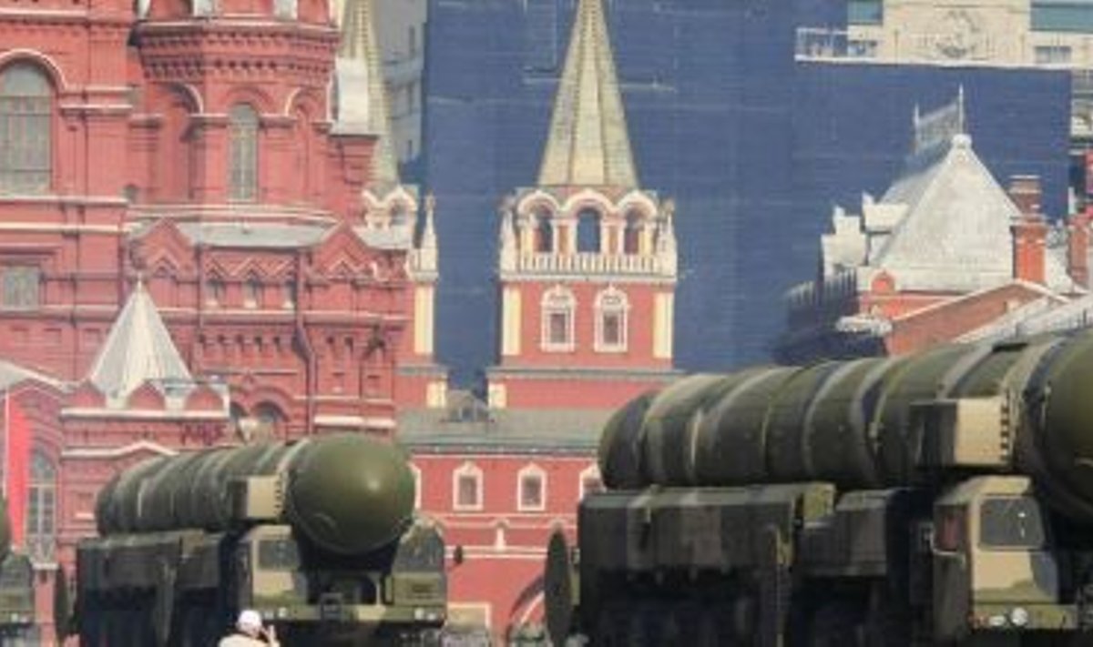 Strateegiline raketikompleks Topol-M Punasel väljakul Moskvas