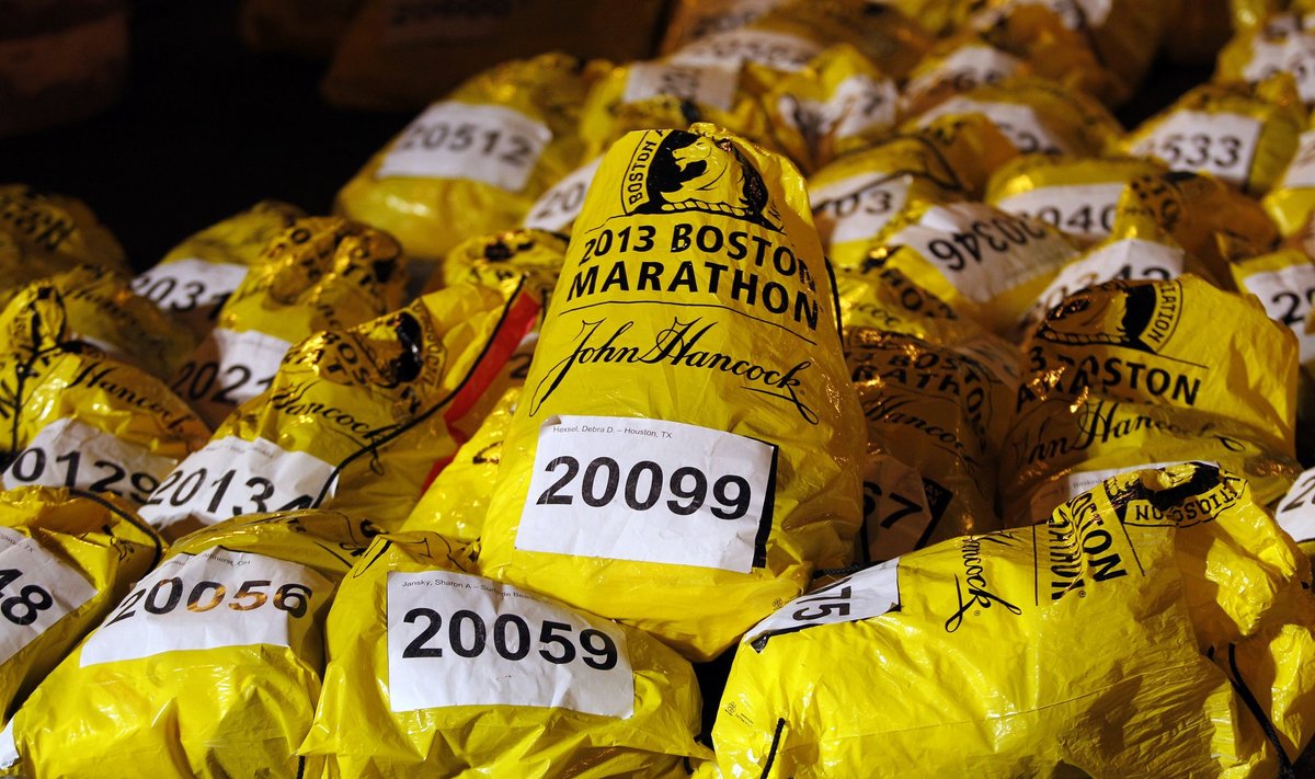 Bostoni maratonist osavõtnute kotid, millele pole veel järele mindud