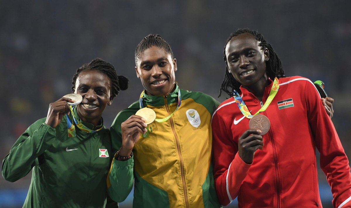 Meheliku välimuse ja teistest kõrgema testosteroonitasemega naisatleedid Francine Niyonsaba, Caster Semenya ja Margaret Nyairera Wambui ei jätnud teistele ühtegi medalit.