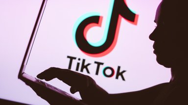 USA kaalub kummalise sõnumi saatel TikToki keelustamist, paljudele Eesti ametnikele on see juba keelatud