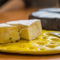 США пригрозили ввести новые пошлины на сыр, оливки и виски из ЕС