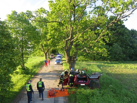Jõgevamaal hukkus vastu puud sõitnud autojuht