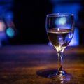 Alaealiste alkoholitarbimist soodustavad vanemate eeskuju ja lihtne kättesaadavus