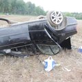 FOTOD | Tartumaal BMWga driftida püüdnud sõpruskond sattus raskesse avariisse