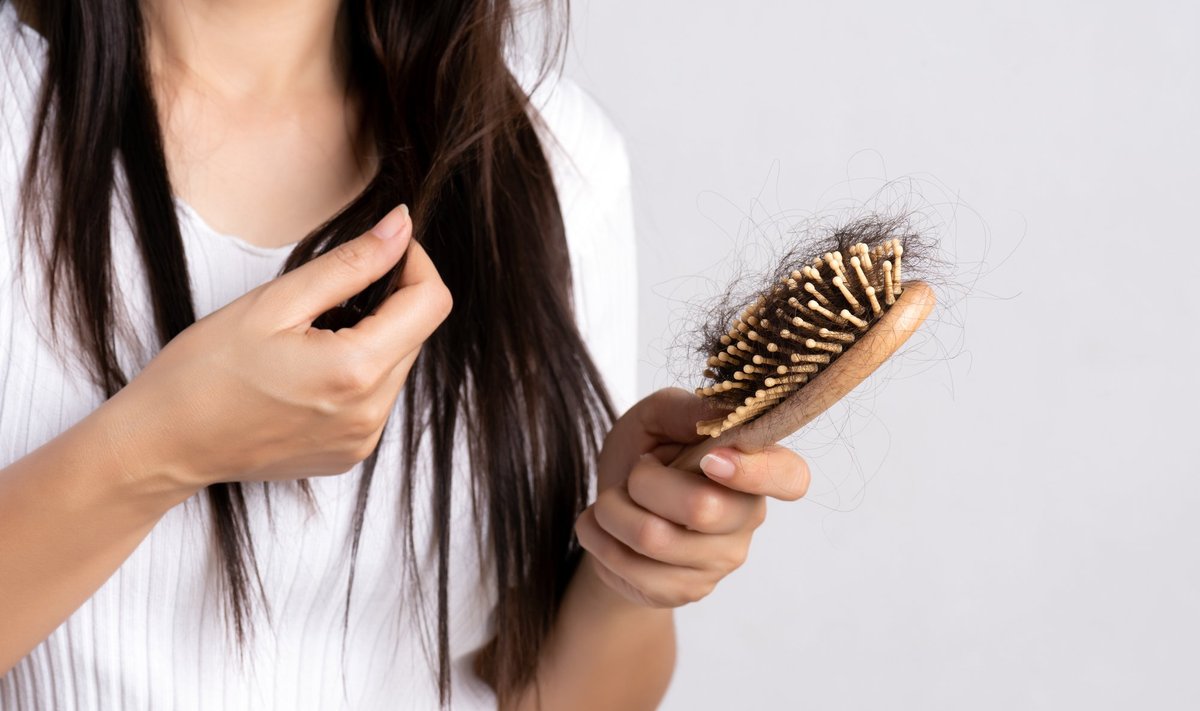 Kui juuksed hakkavad tavapärasest rohkem välja langema, siis tuleks mõelda, kas seda saab seostada mõne hiljutise haiguse või võetava ravimiga.