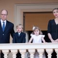 KLÕPS | Ootamatult tavaline perepilt! Monaco vürst Albertit ei tunne puhkusel äragi