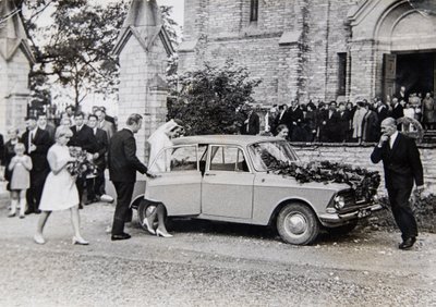 Liina ja Paul Kuusemäe abiellusid 1960-ndatel. Uhkeks pulmasõidukiks oli toona Moskvitš.