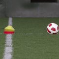 VIDEO: Tige jalgpallur jooksis pallipoisi pikali
