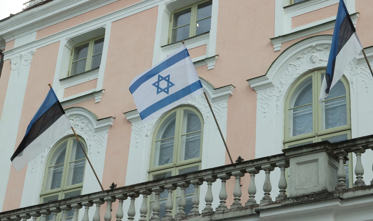 Флаг Израиля на здании Рийгикогу
