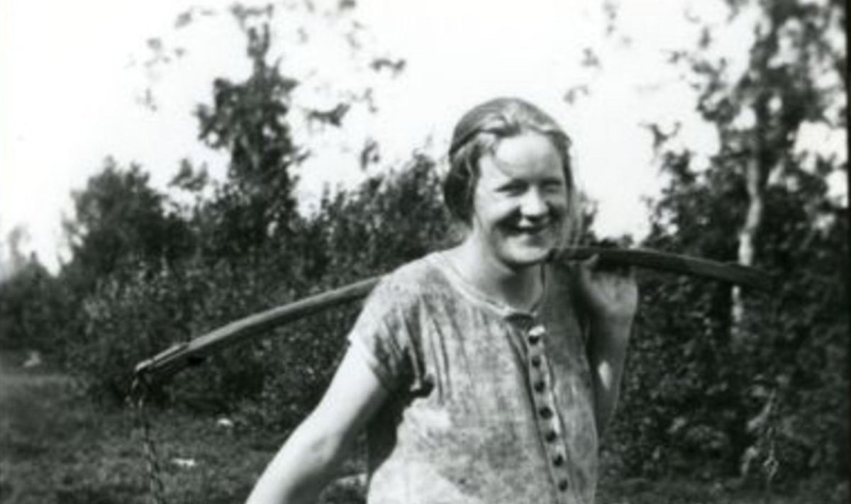 Naine kaelkookudega, 1930 -ndad.