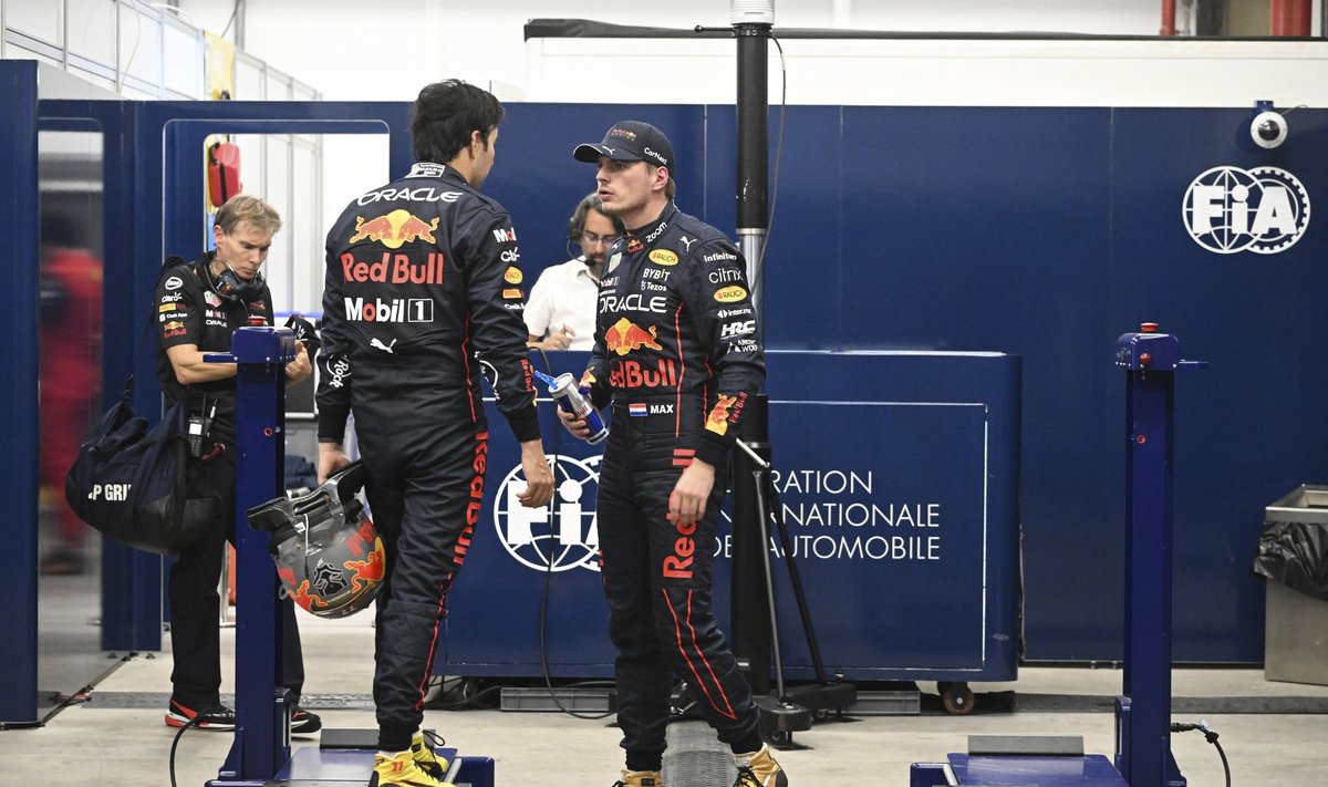 Sergio Perez ja Max Verstappen