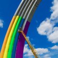 Правда ли, что в честь Месяца гордости арку Дружбы народов в Киеве покрасили в цвета ЛГБТ-флага?
