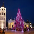 Vilniuses püstitati sürreaalse aasta lõpetuseks sürreaalne jõulupuu