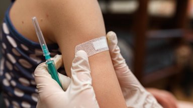 Пять мифов о вакцине против ВПЧ: стоит ли вакцинировать детей?