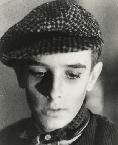 ESIMENE ROLL: J. Tombi nimelise Rahvateatri 1963. aasta lavastuses „Oliver Twist“ tegi 15aastane Lembit Ulfsak nimiosalisena oma esimese rolli.