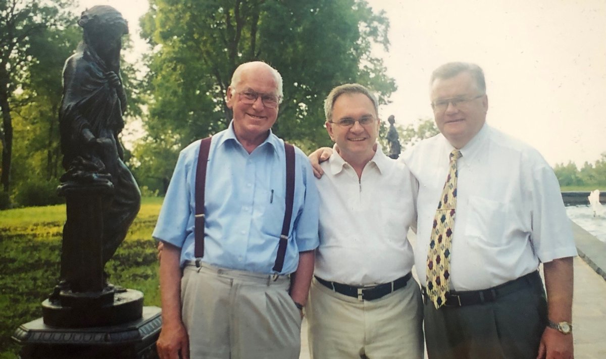 Valitsuses pinginaabrid: (vasakult) Lennart Meri, Jüri Raidla ja Edgar Savisaar