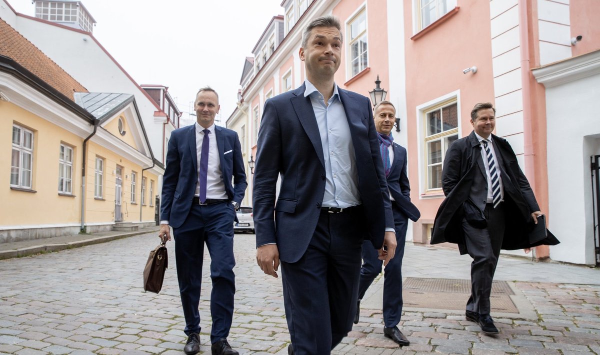 Vasakult: Swedbank Eesti juht Olavi Lepp, LHV Groupi juht Madis Toomsalu, Coop Panga juht Margus Rink ning SEB juht Allan Parik.