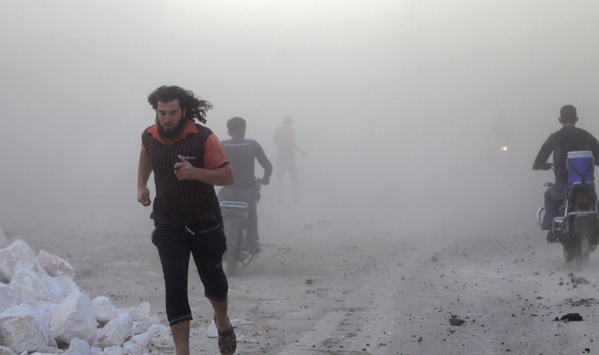 Järjekordne Vene pommirünnak, jälle on vaja joosta. Pilt al-Assadi vastaste käes olevast Maaret al-Nu’mani linnast Süüria Idlibi provintsis