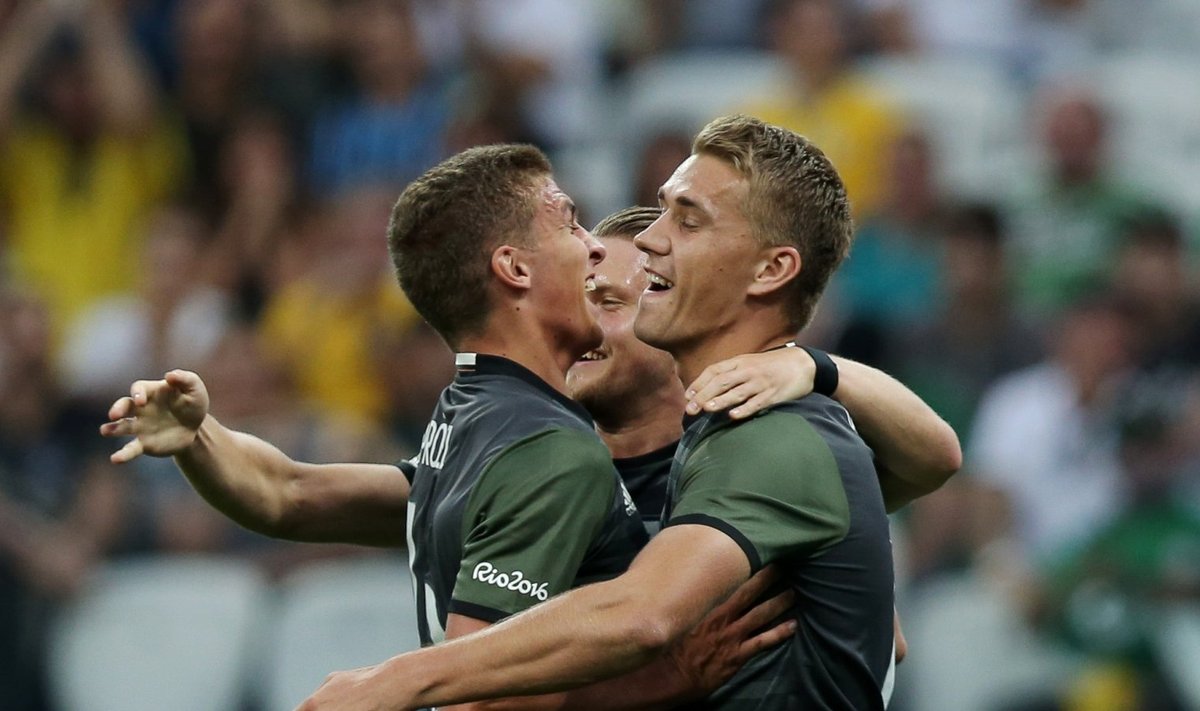 Saksamaa jalgpallurid rõõmustavad värava üle