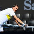 Medvedev pääses esimest korda Australian Openi poolfinaali, Rubljov küpses sõna otseses mõttes läbi