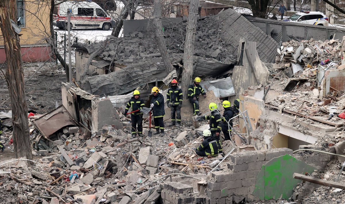 NELI HUKKUNUT: Kolmapäevases Vene raketirünnakus Kramatorski linna vastu sai tabamuse neljakorruseline elumaja.