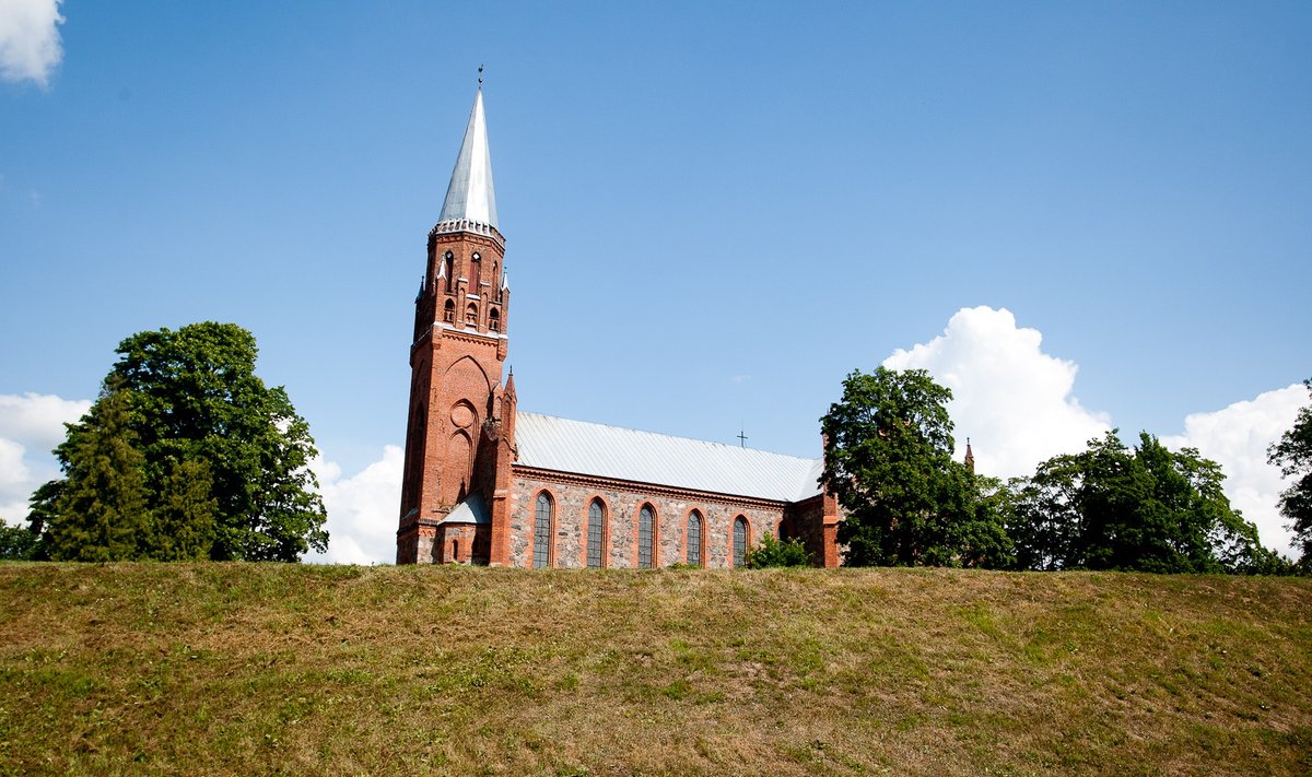 Viljandi Pauluse kirik.