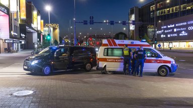 Päev liikluses: Tartus hukkus ööhämaruses autolt löögi saanud jalakäija