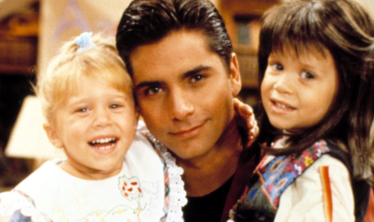John Stamos koos Olseni kaksikutega „Lastega kodus“ võtetel