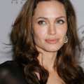 Анджелина Джоли готовится еще к одной операции