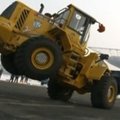 VIDEO: Nii käib aeroobikatrenn 20-tonniste buldooseritega!