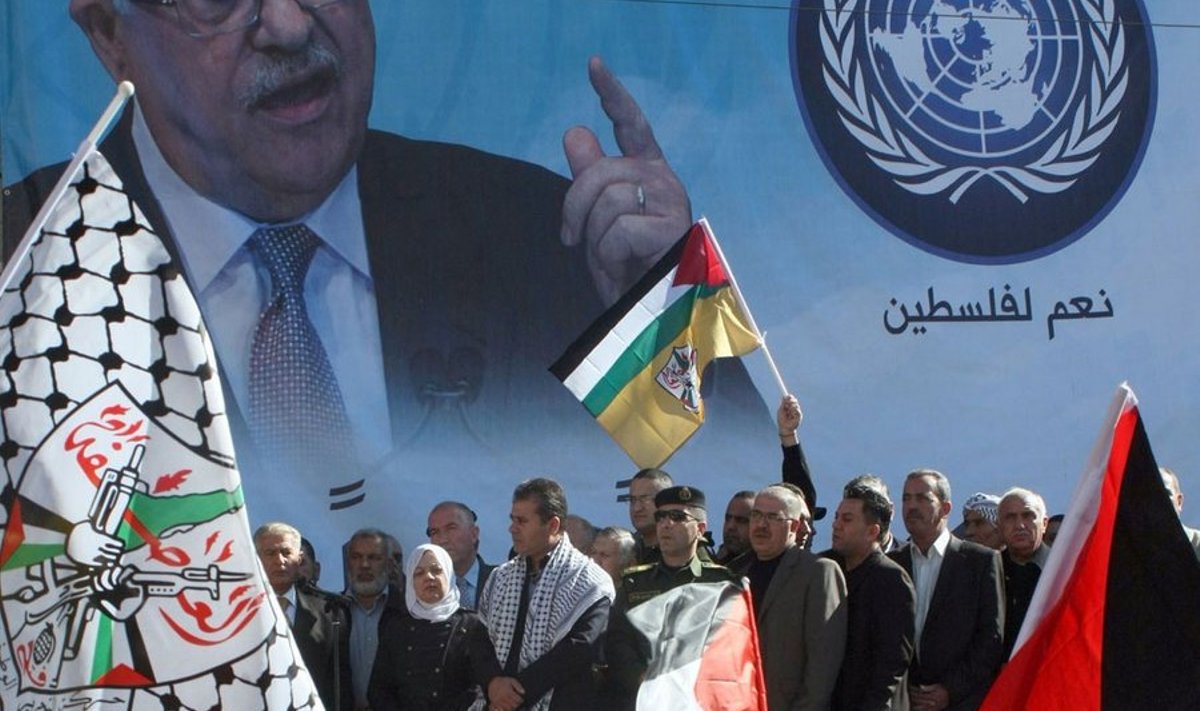 Nagu mitmel pool mujalgi, avaldasid palestiinlased eile Läänekaldal Hebronis toetust omavalitsuse juhi Abbasi (taamal plakatil) ÜRO-taotlusele. 