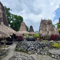Sumba – Indoneesia saar, kus massiturismi ei näe, küll aga kummalist surmakultuuri, festivalimürglit ja inimtühjade randade ilu