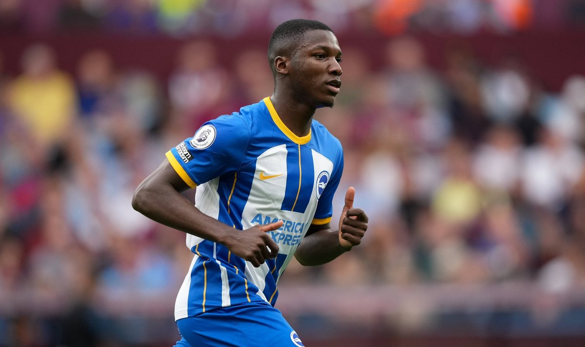Moises Caicedo of Brighton & Hove Albion during the Premier League match between Aston Villa and Brighton and Hove Albio