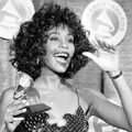 Whitney Houstoni hitikogumiku hind tõusis vaid loetud tunnid pärast staari surma