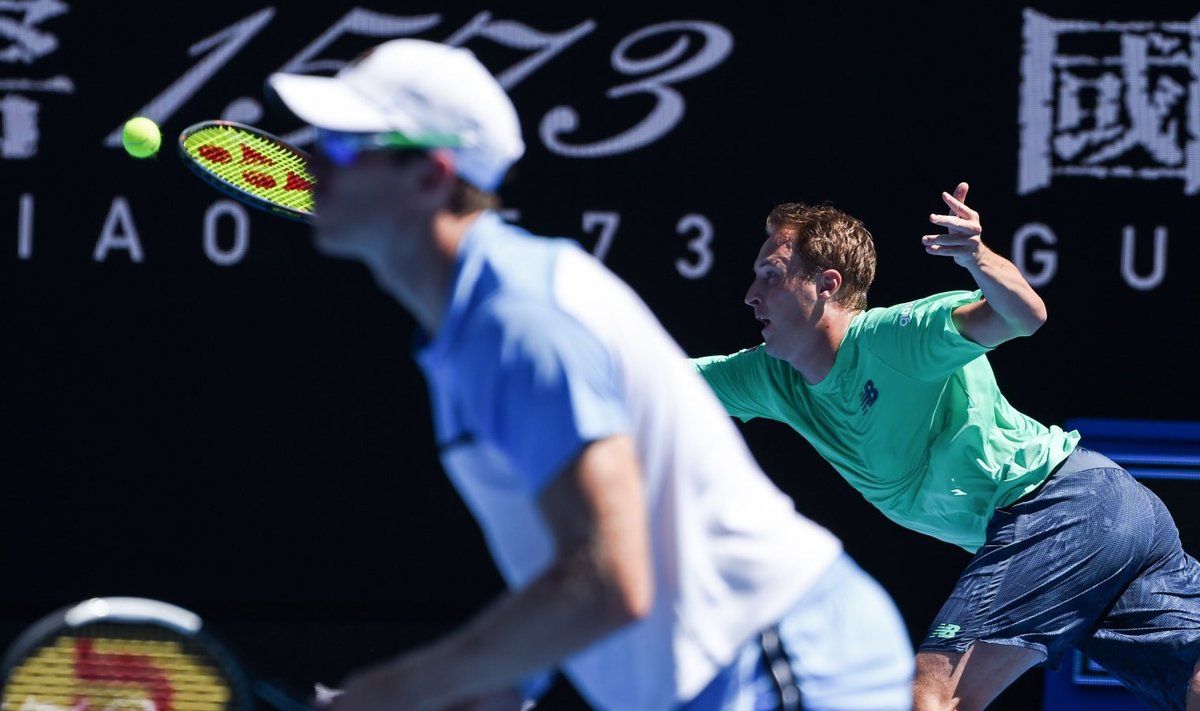 Henri Kontinen (tagumine) ja John Peers Australian Openi poolfinaalis.