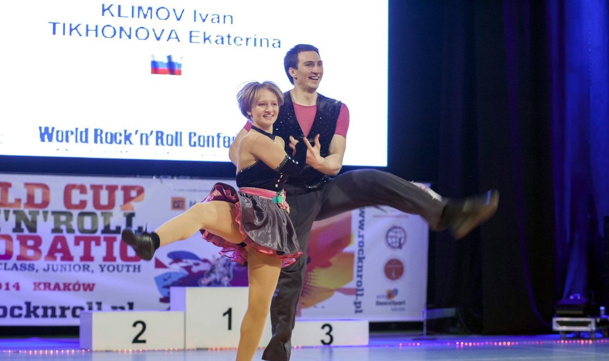 Jekaterina Tihhonova on tantsija, sellel pildi osleb ta koos tantsupartneriga (mitte abikaasaga) 2015. aastal Poolas ühel tantsuvõistlusel.