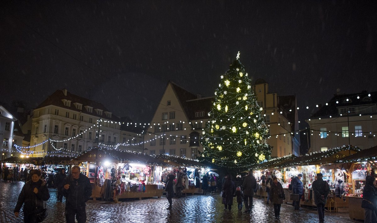 Tallinna jõulupuu tuledes