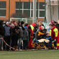 FOTOD: Vigastatud meistriliiga jalgpallur ootas pikalt kiirabi tulekut