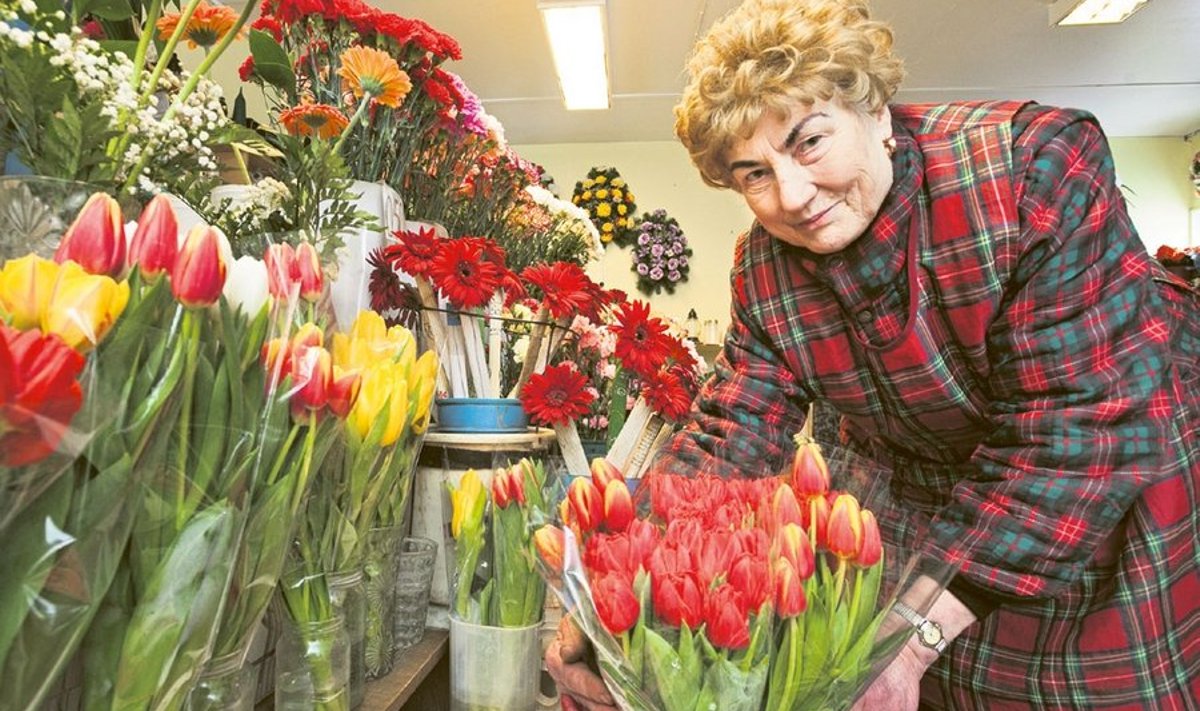 Lillemüüja Mare Ostrat usub, et homne naistepäev on hea müügipäev.