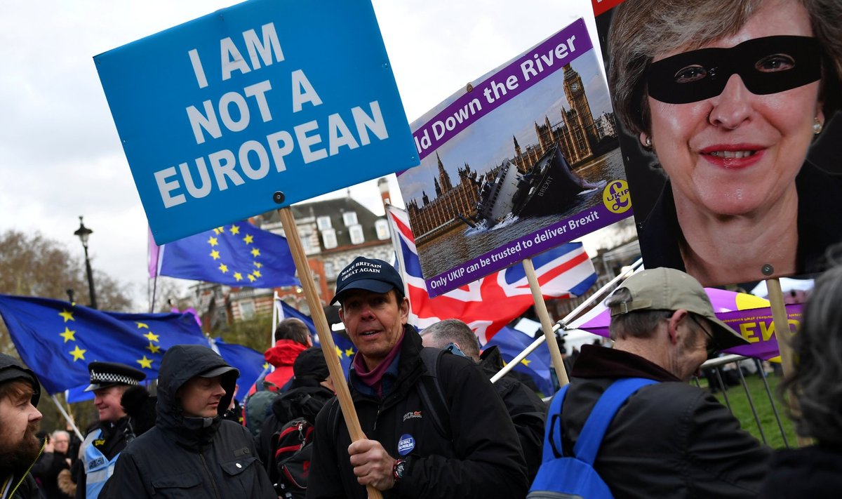 Brexiti toetajad neljapäeval parlamendi ees