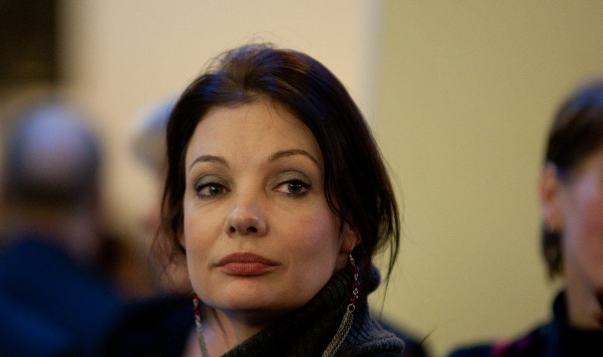 Näitlejanna Marika Korolev ei talunud anonüümsete kommentaatorite mõnitusi vaikides ja sundis nad kohtu abiga kukrut kergendama.