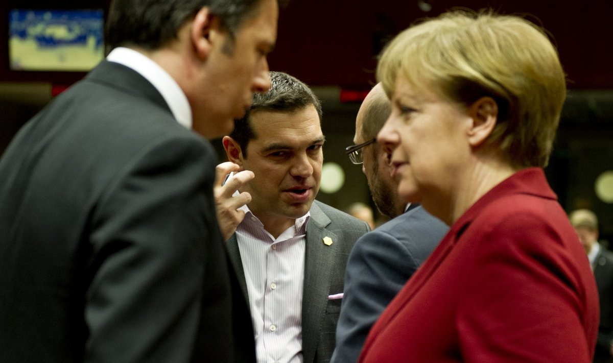 Alexis Tsipras (taga) ja Angela Merkel.