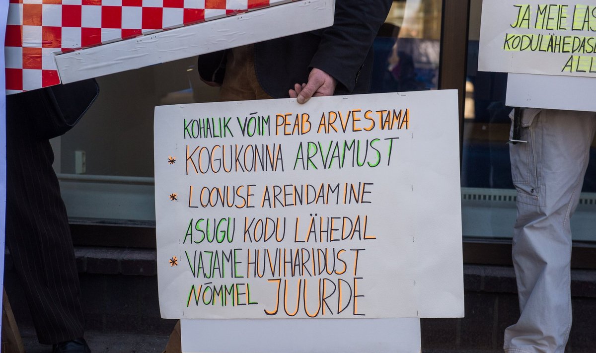 Mai alguses toimus Tallinna linnavalitsuse ees ka pikett Nõmme noortemaja toetuseks