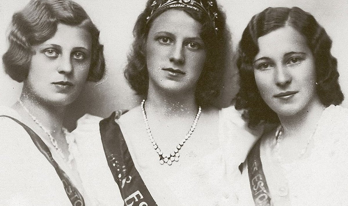 Eesti kauneimad naised aastal 1932. Vasakult: esimene näitsik Erna Tamm, iluduskuninganna Nadežda Peedi-Hoffmann  ja teine näitsik Leidi Kalla.