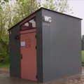 Золотые унитазы? Жители возмущены: в Латвии построили туалет за 70 тысяч евро